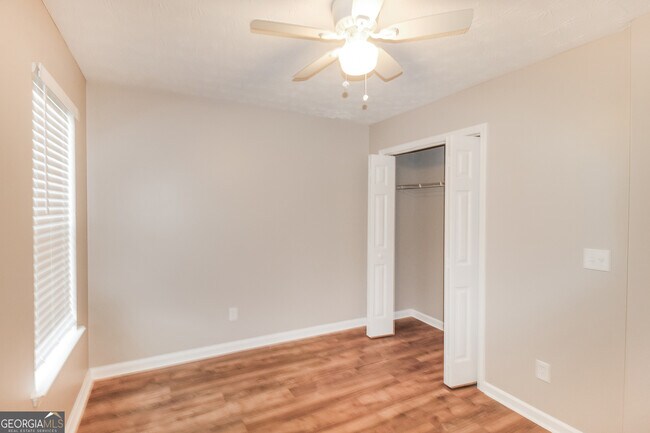 Building Photo - 80 Forest Brook Dr
