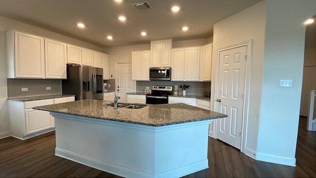 Building Photo - 125 Bronco Billy Dr