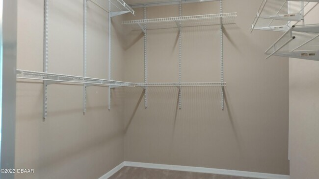 Building Photo - 4568 Woodcove Dr