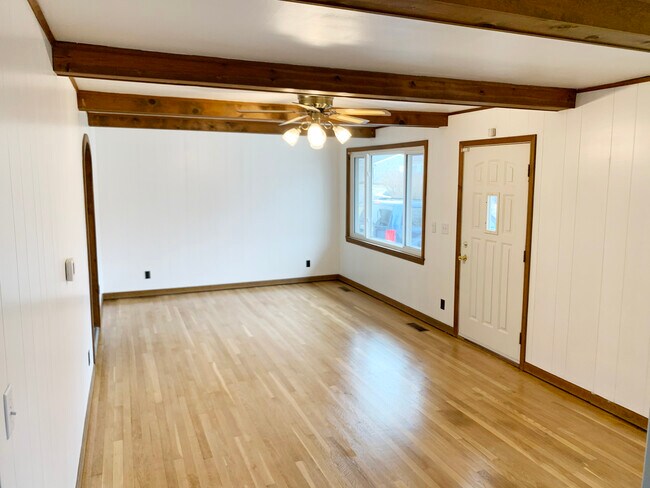 Building Photo - 2504 Westside Dr