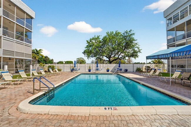 Building Photo - 7500 NW 30th Pl
