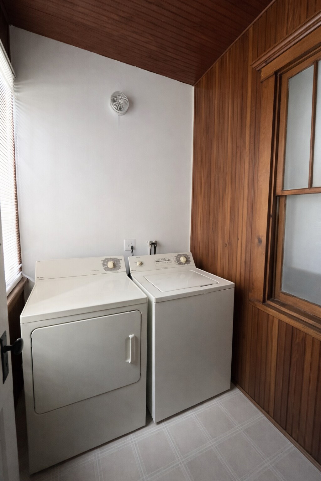 Building Photo - 739 Bloom Rd