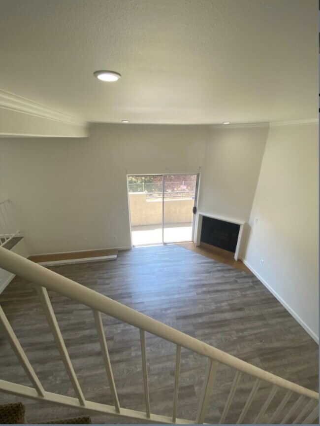 Building Photo - 13022 Riverside Dr