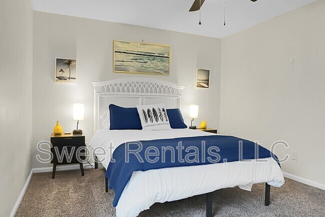 Building Photo - 124 Larkspur Dr