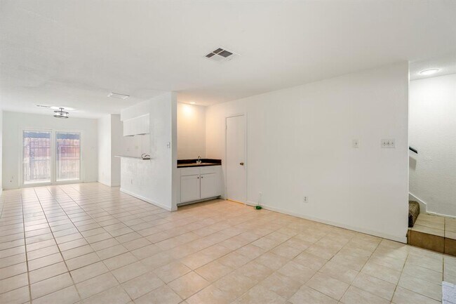 Building Photo - 2501 Bering Dr