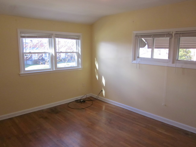 Building Photo - 8655 Hoerner Ave