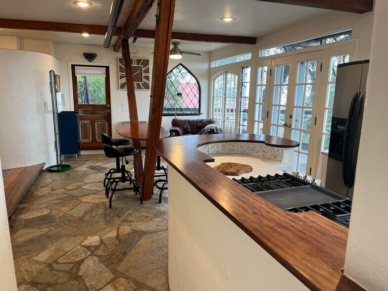 Kitchen 1 - 3026 Valevista Trl