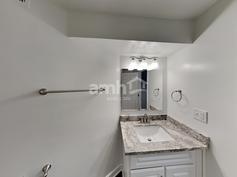 Building Photo - 337 Karst Cir