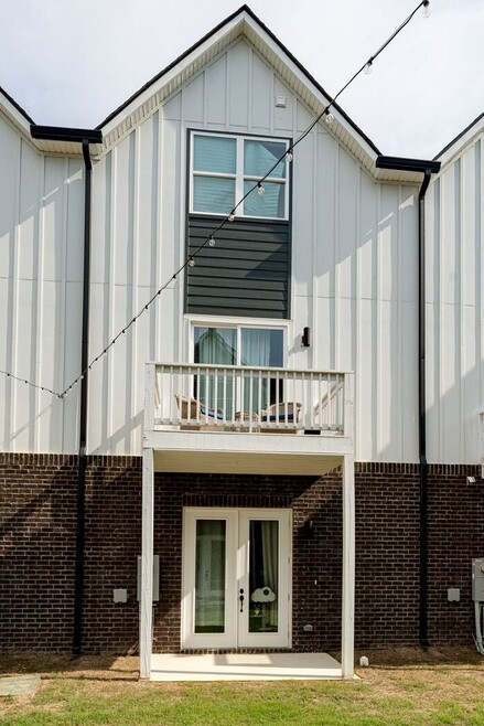 Building Photo - 5618 Sofias Cir