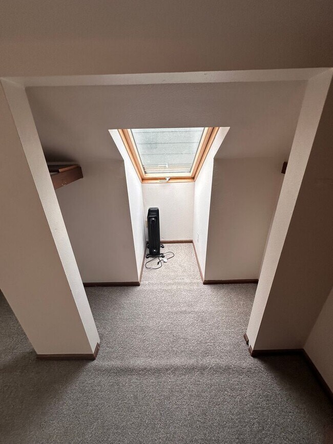 Building Photo - Bungay 22nd Ave Apartments - UW