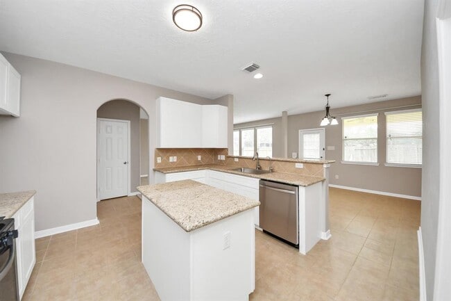 Building Photo - 7447 Oakwood Canyon Dr