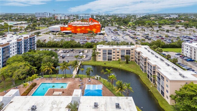 Building Photo - 505 E Dania Beach Blvd