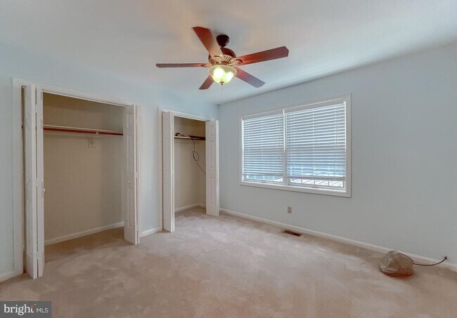 Building Photo - 48170 Livonia Cir