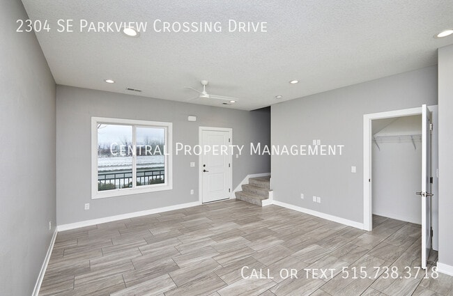 Building Photo - 2304 SE Parkview Crossing Dr