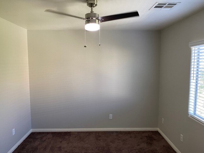 Building Photo - NW!!! 4 bedrooms!!! Pool and Spa!!! All ti...