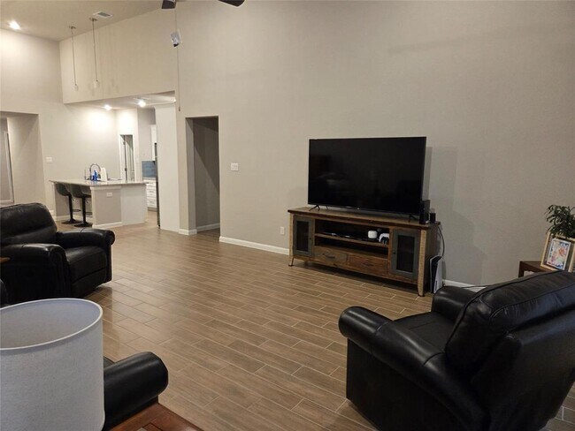 Building Photo - 208 Comet Pointe Dr