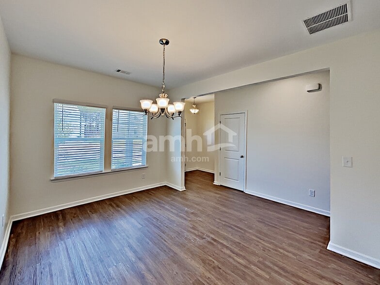 Building Photo - 529 Camp dr