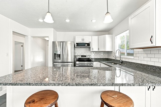 Building Photo - 5256 S 2000 W