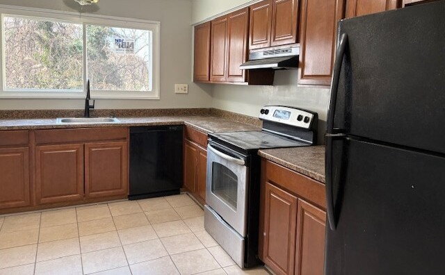 Building Photo - Newly renovated!!!