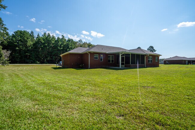 Building Photo - 633 Wilkinson Rd