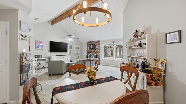 Building Photo - 19 Pebblebrook Ln