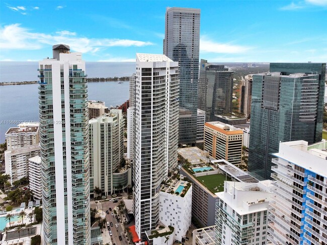 Building Photo - 1300 Brickell Bay Dr