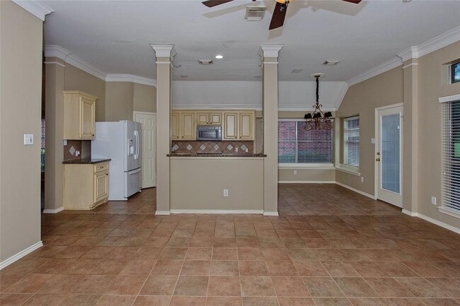 Building Photo - 7718 Trophy Pl Dr