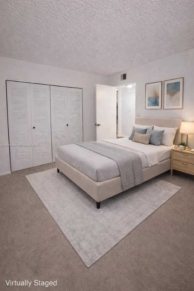 Building Photo - 102 Gardens Dr