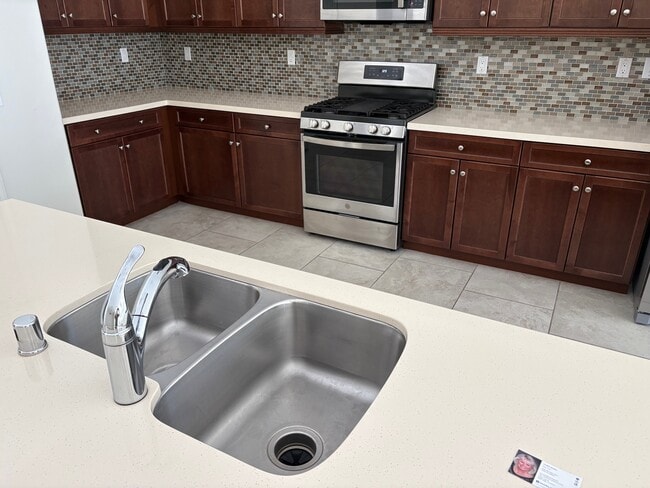 Building Photo - 43601 Brovello Dr