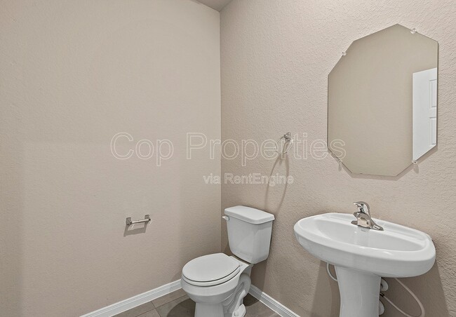 Building Photo - 5103 Topaz Bnd