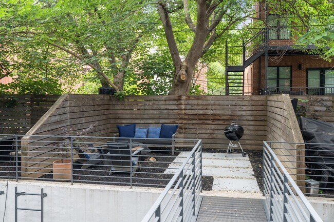 Building Photo - 1539 6th St NW