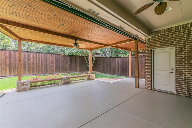 Building Photo - 2732 Waverley Dr