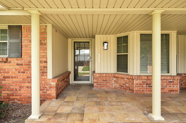 Building Photo - 4008 NW 62nd Terrace