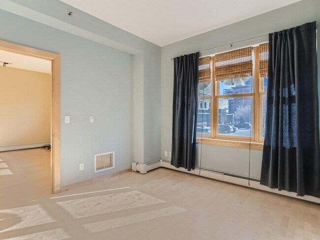 Building Photo - 401 N 2nd St