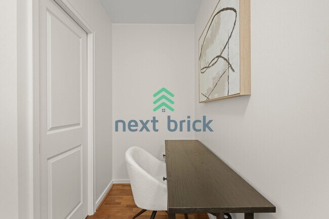 Building Photo - 1 Bedroom | 1 Bathroom | Southeast-Facing High-Floor Condo in Denny Triangle