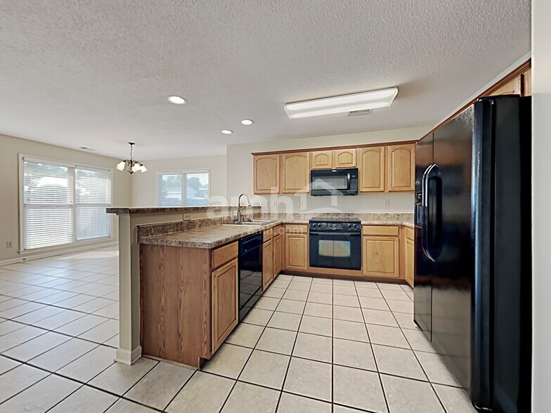 Building Photo - 5005 Bristol Woods