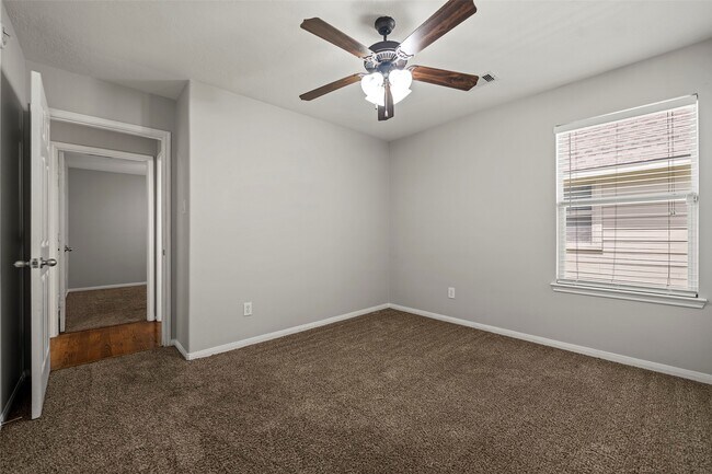Building Photo - 6907 Birnam Garden Lane