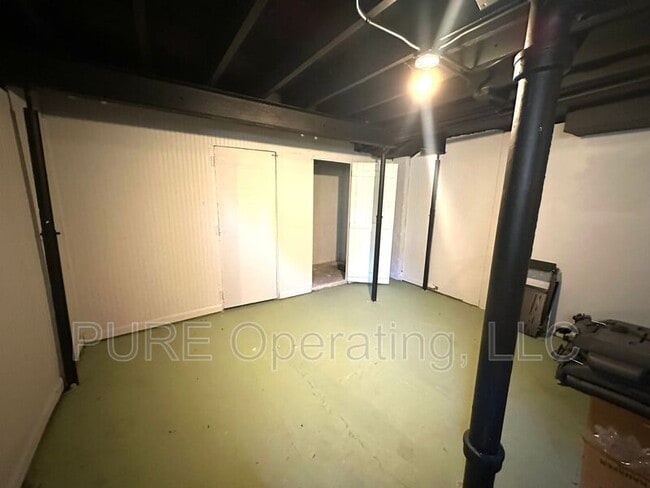 Building Photo - 4679 Poppleton Ave