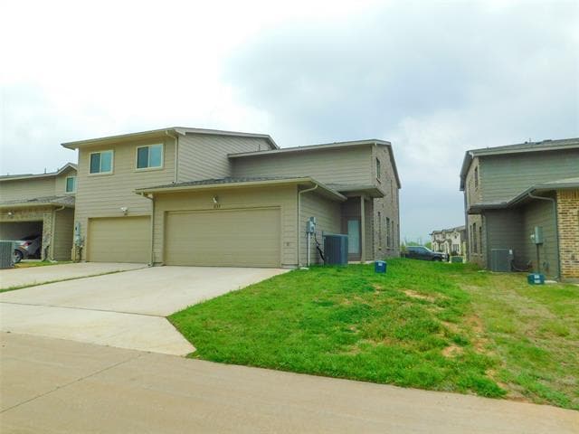 Building Photo - 3129 Solana Cir