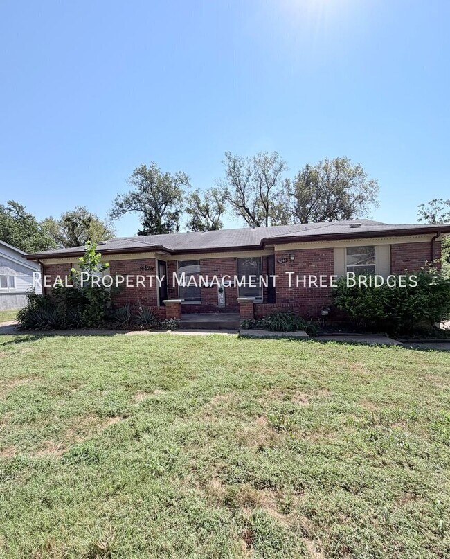 Building Photo - 5247 Ville Anita Ct