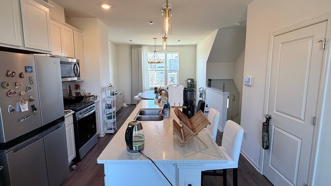 Building Photo - 2008 Yellowstone Blvd