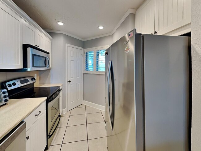 Building Photo - 210 Ocean Hibiscus Dr
