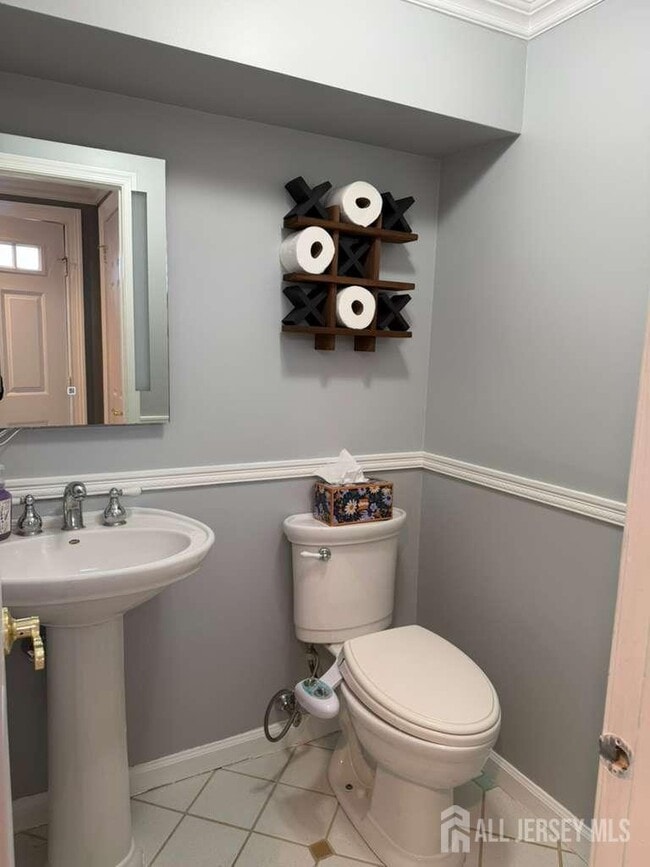 Building Photo - 2 Mochen Ct