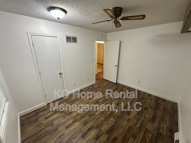 Building Photo - 17820 E Greentree Ave