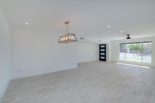 Building Photo - 7914 E Hubbell St