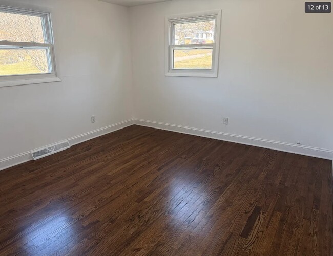 Building Photo - 136-138 Meeker Rd