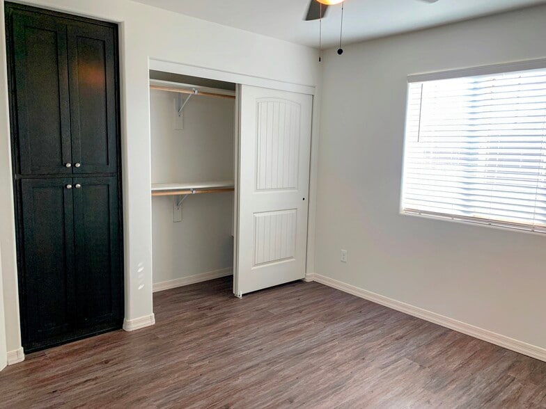 Bedroom - 123 W Jacobs St