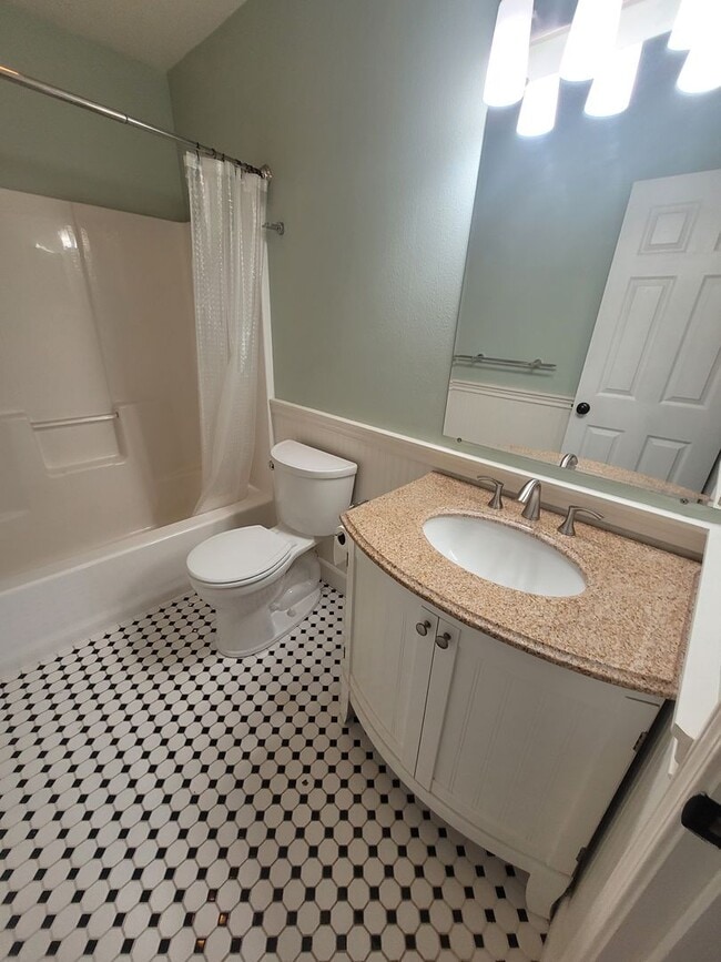 Building Photo - Charming and Spacious 3BB/2.5BA home for rent!  AVAILABLE NOW