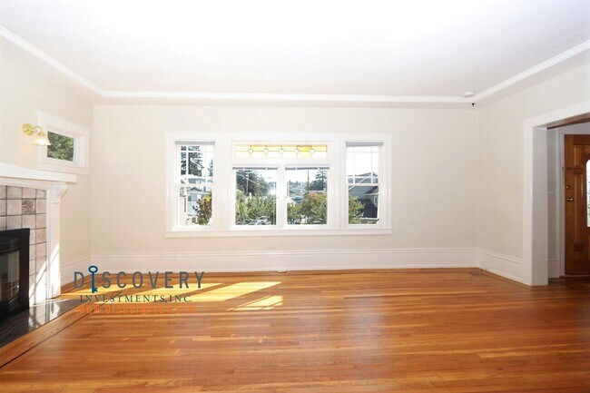 Building Photo - Move in Incentives! Coveted Piedmont Craftsman Home