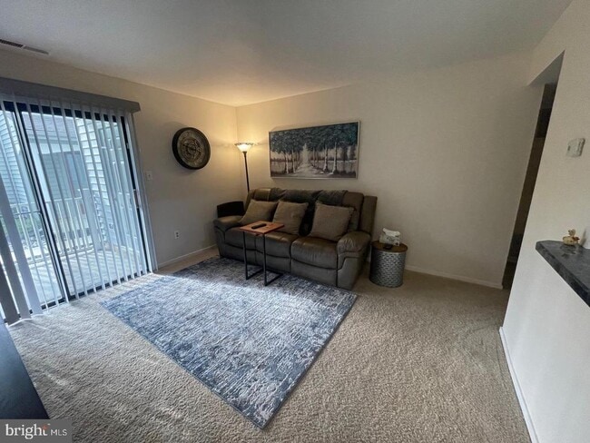Building Photo - 907 Gregorys Way